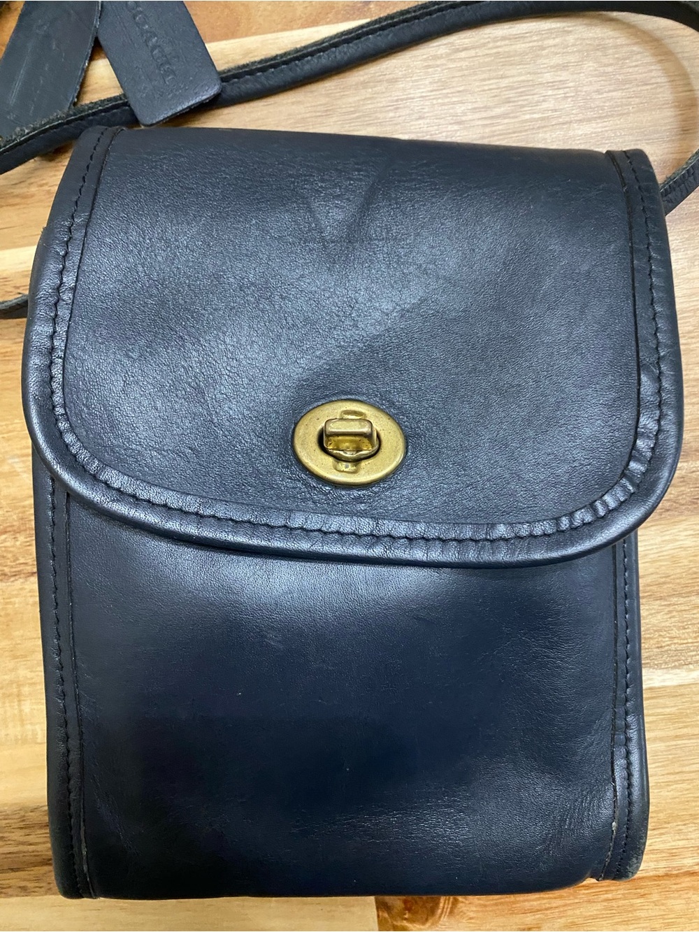 Coach Vintage Crossbody Bag, Black Leather Scooter  9978 - Picture 2 of 5